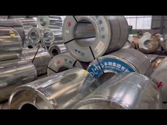 La bobine en acier galvanisée plongée chaude de Dx51d a adapté le zinc aux besoins du client 80g 100g 180g